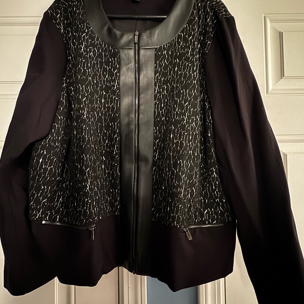 Liz Claiborne Black Blazer Jacket with Stylish Design